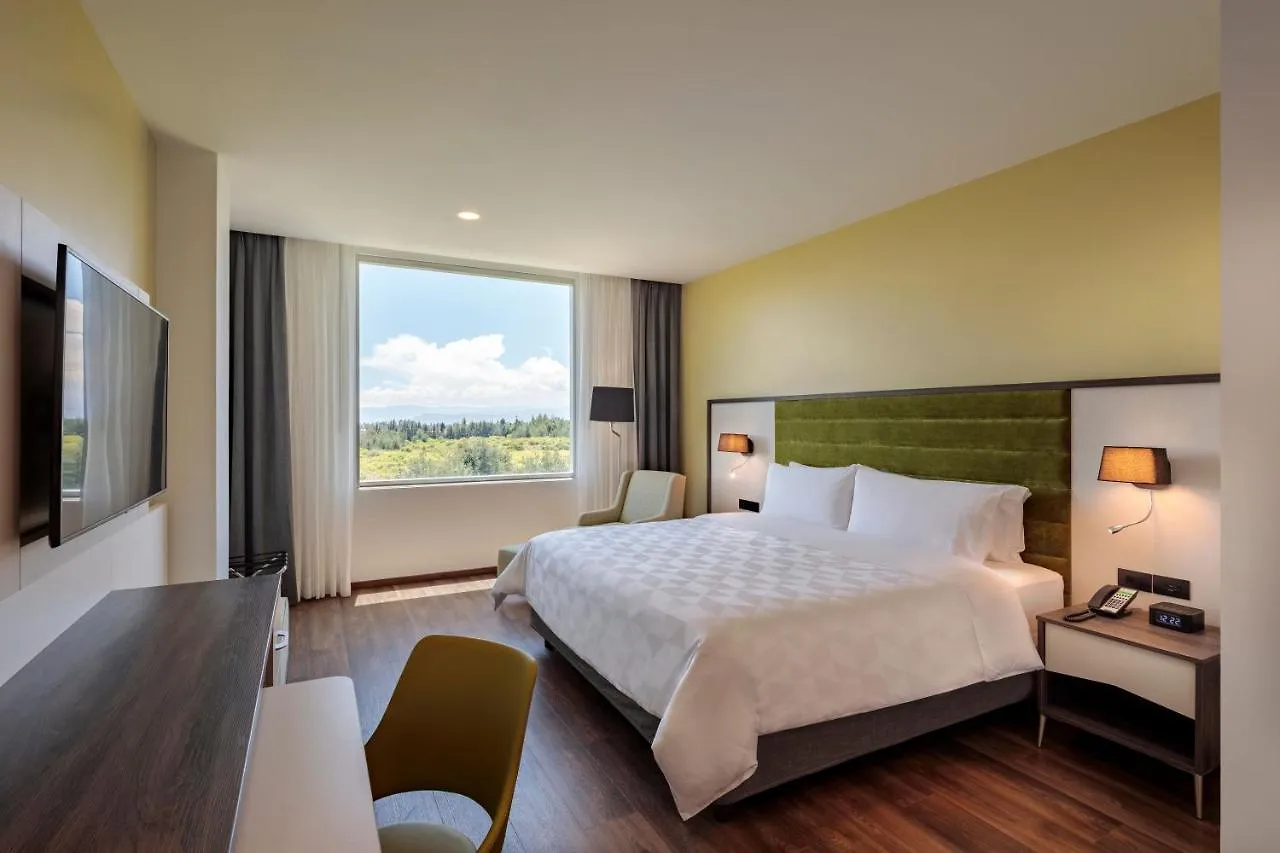 Holiday Inn - Quito Airport, An Ihg Hotel Tababela